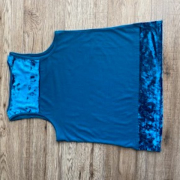 Turquois Tank - Picture 2 of 4